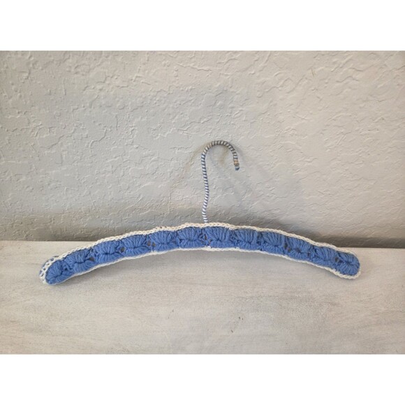 Vintage Handmade Granny Crocheted Wooden Hangers Pink and Blue Lot of 3 - Picture 7 of 16